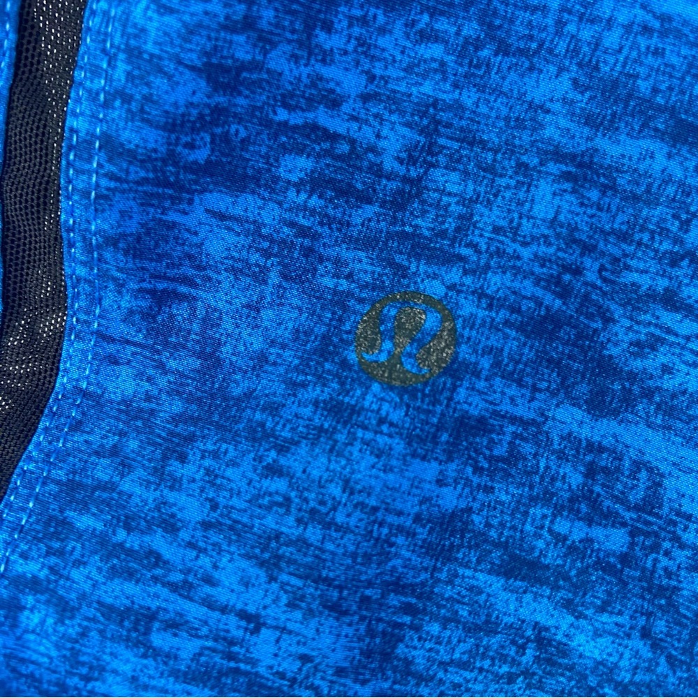 Mens Lululemon blue workout gym running shorts. Size XL - Picture 3 of 8